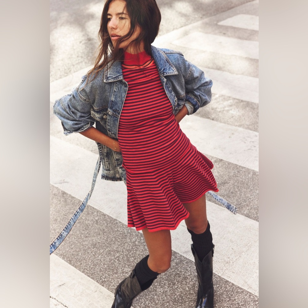 Free People Striped Red and Black sweater set!!! Bottom is a skort♥️